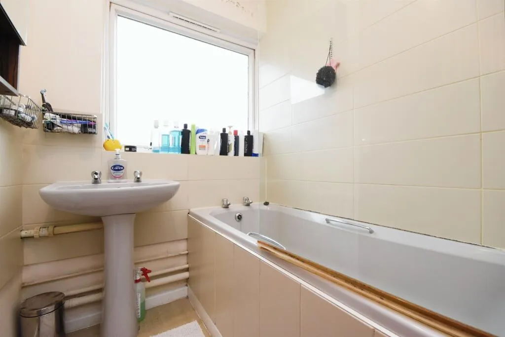 3 bed Maisonette