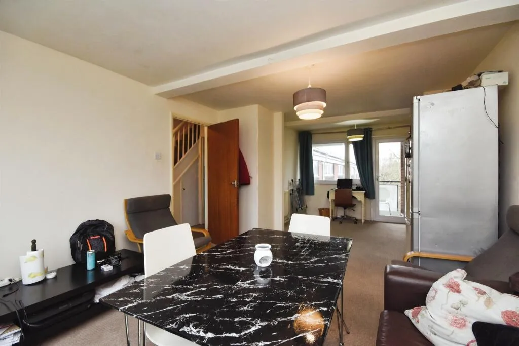 3 bed Maisonette