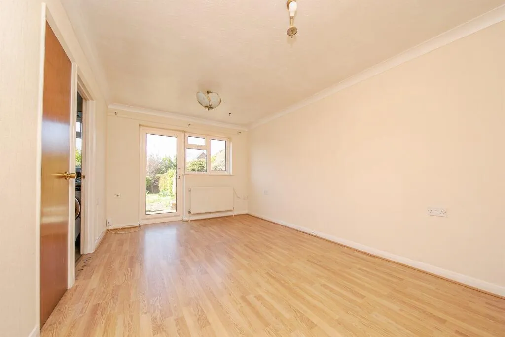 2 bed Semi-Detached Bungalow