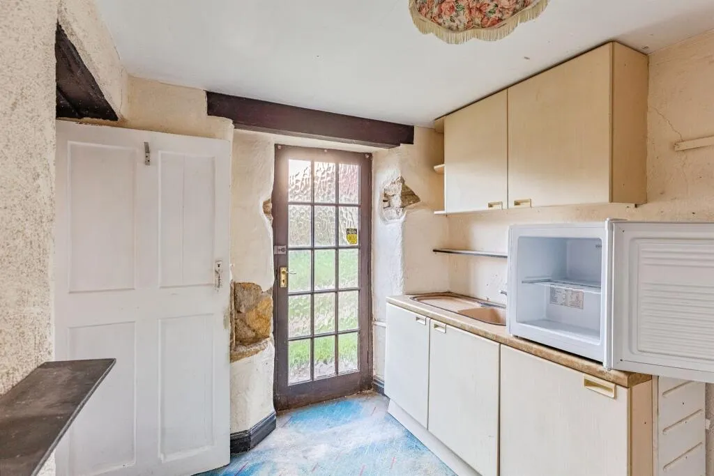 6 bed Character Property