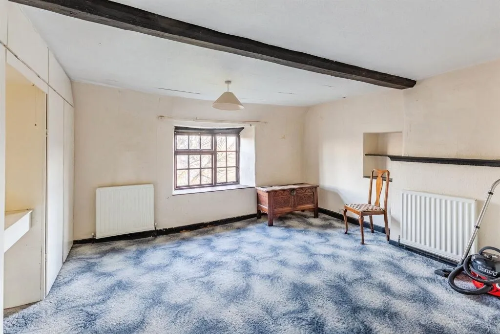 6 bed Character Property