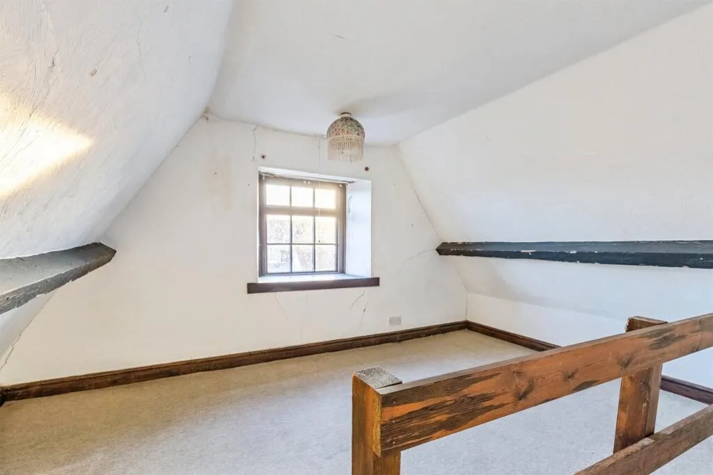 6 bed Character Property