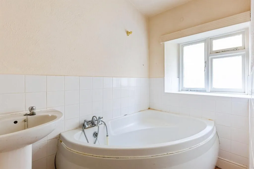6 bed Character Property