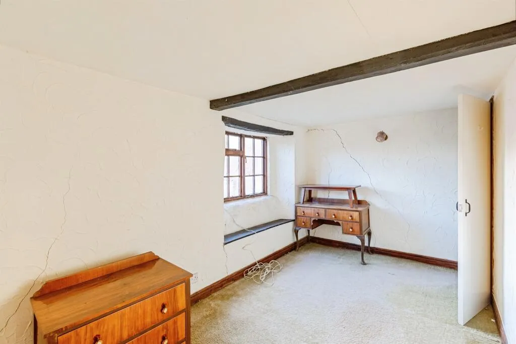 6 bed Character Property