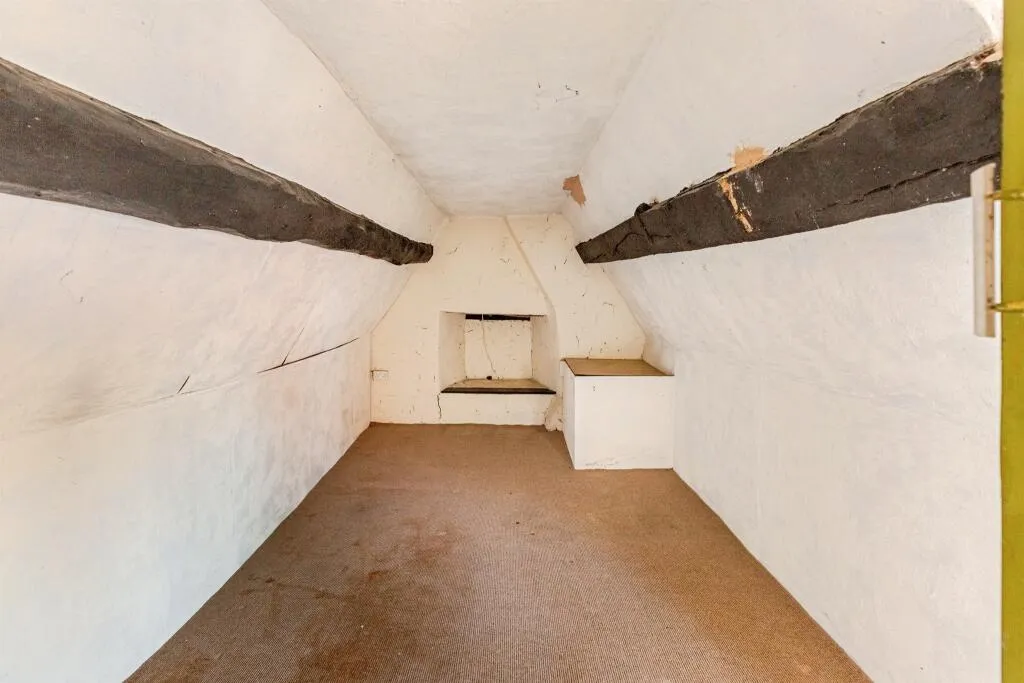 6 bed Character Property
