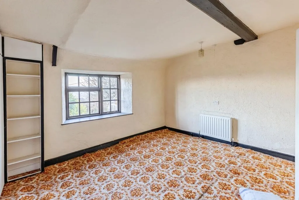 6 bed Character Property