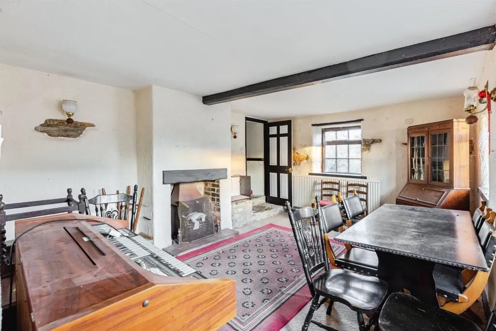 6 bed Character Property