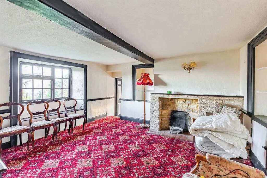 6 bed Character Property