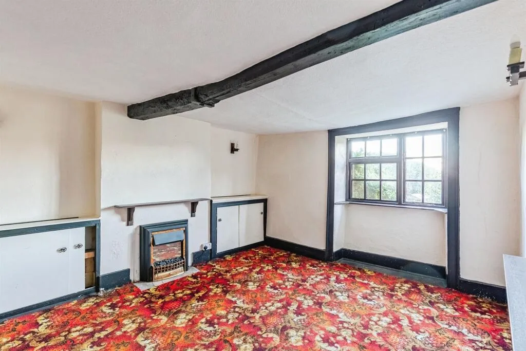 6 bed Character Property