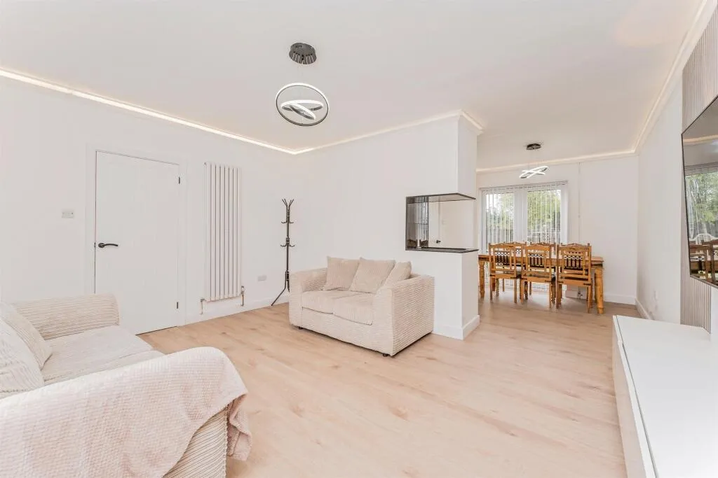 3 bed Semi-Detached