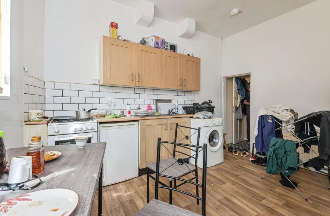 6 bed End of Terrace