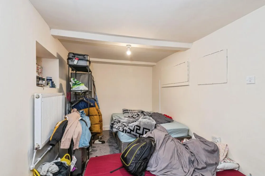 6 bed End of Terrace
