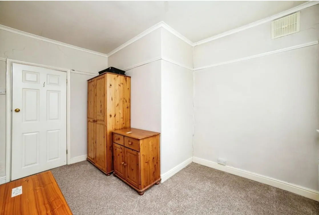 3 bed End of Terrace