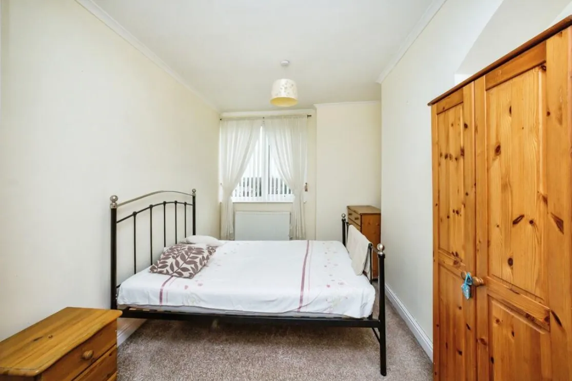 3 bed End of Terrace