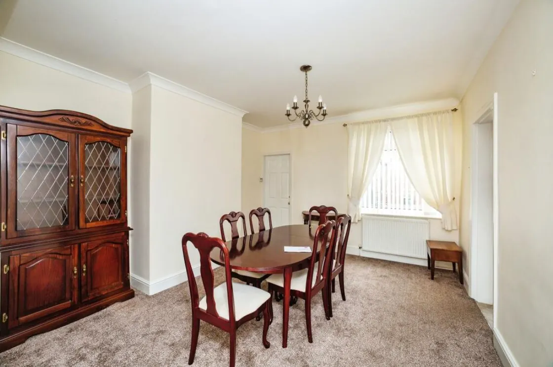 3 bed End of Terrace