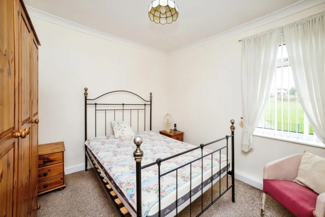 3 bed End of Terrace