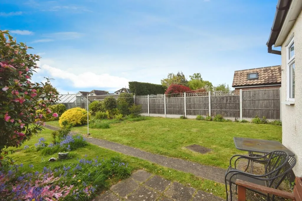 2 bed Detached Bungalow