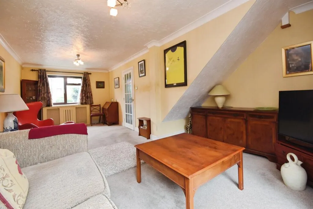 4 bed Detached