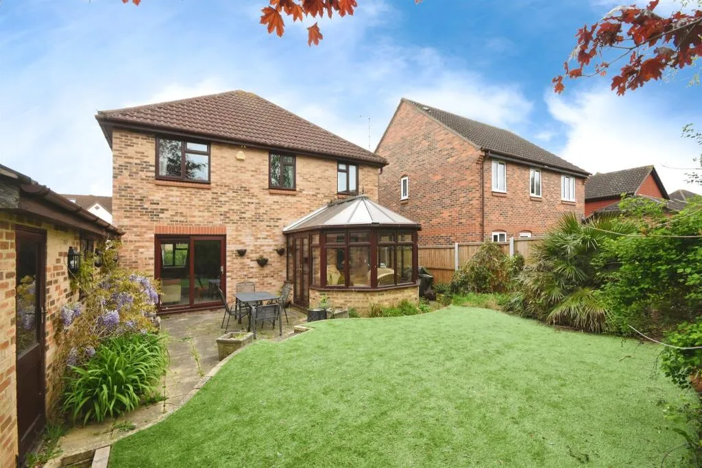 4 bed Detached