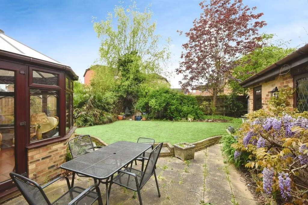 4 bed Detached