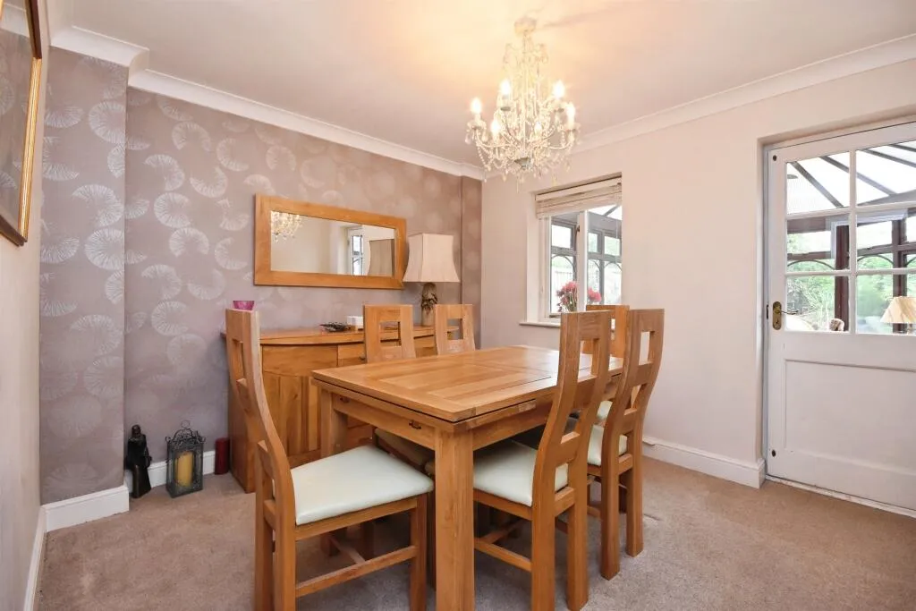 4 bed Detached