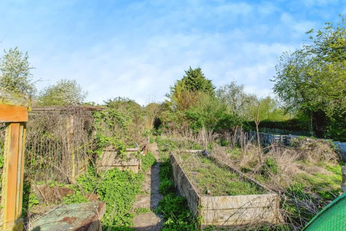 4 bed Detached
