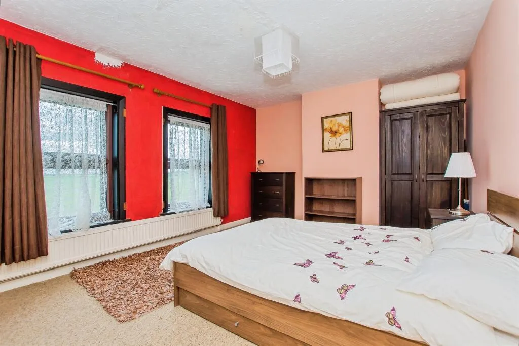 2 bed Detached