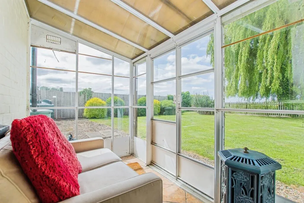 2 bed Detached