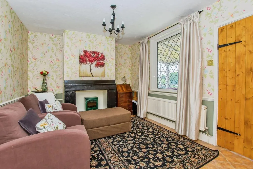 2 bed Detached