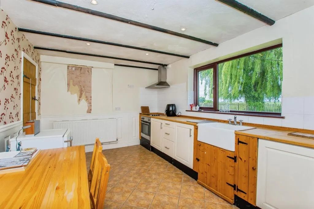 2 bed Detached