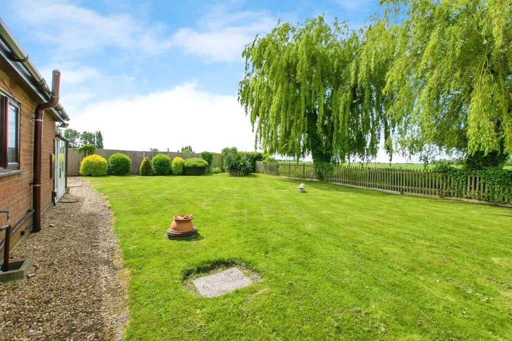 2 bed Detached