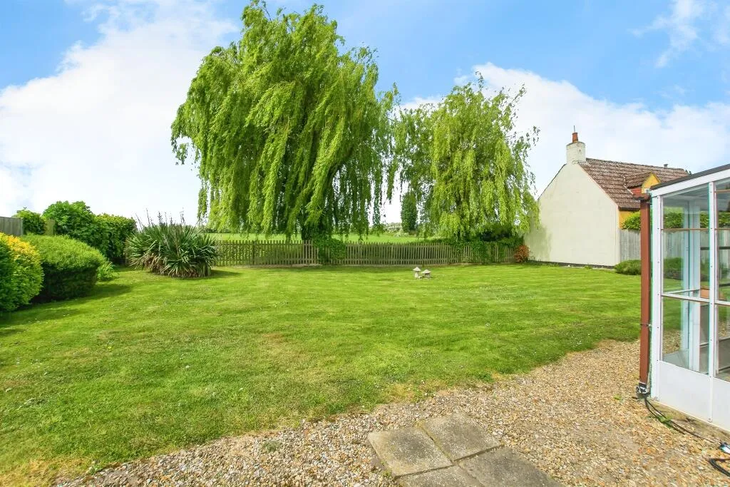 2 bed Detached