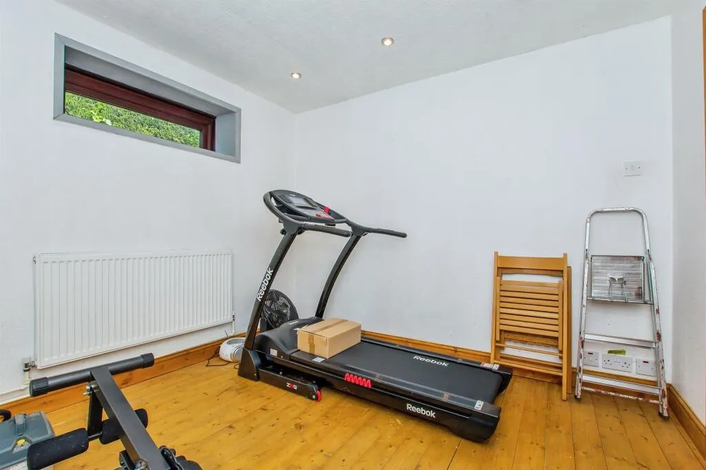2 bed Detached