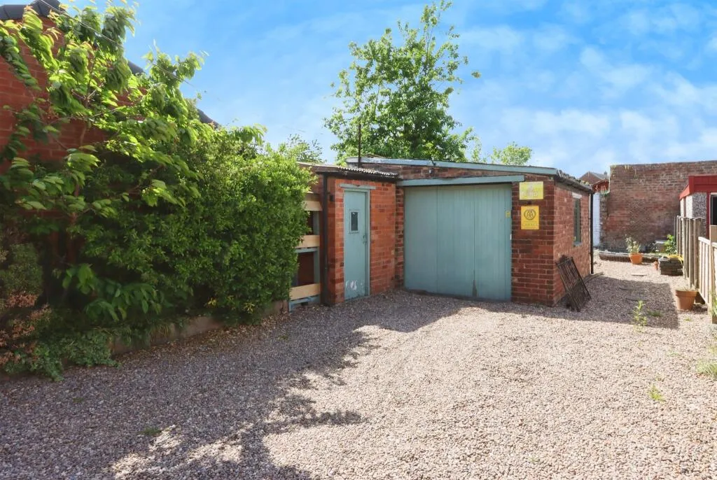 2 bed Semi-Detached