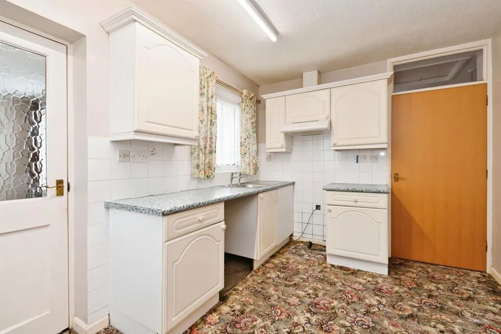 2 bed Semi-Detached Bungalow
