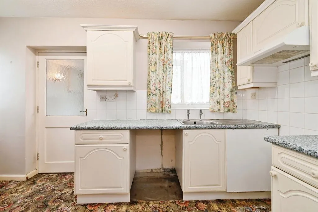 2 bed Semi-Detached Bungalow