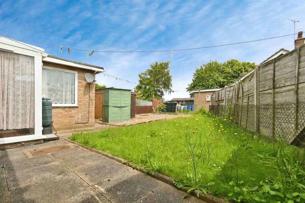 2 bed Semi-Detached Bungalow