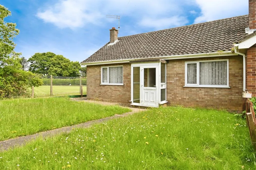 2 bed Semi-Detached Bungalow