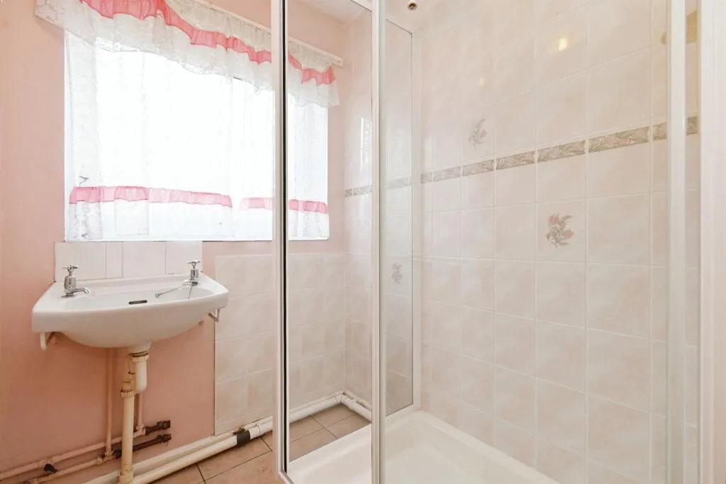 2 bed Semi-Detached Bungalow
