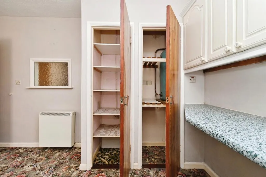 2 bed Semi-Detached Bungalow
