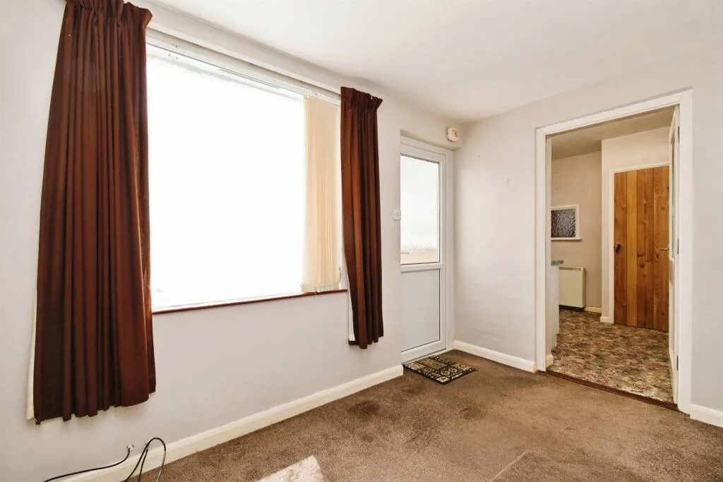 2 bed Semi-Detached Bungalow