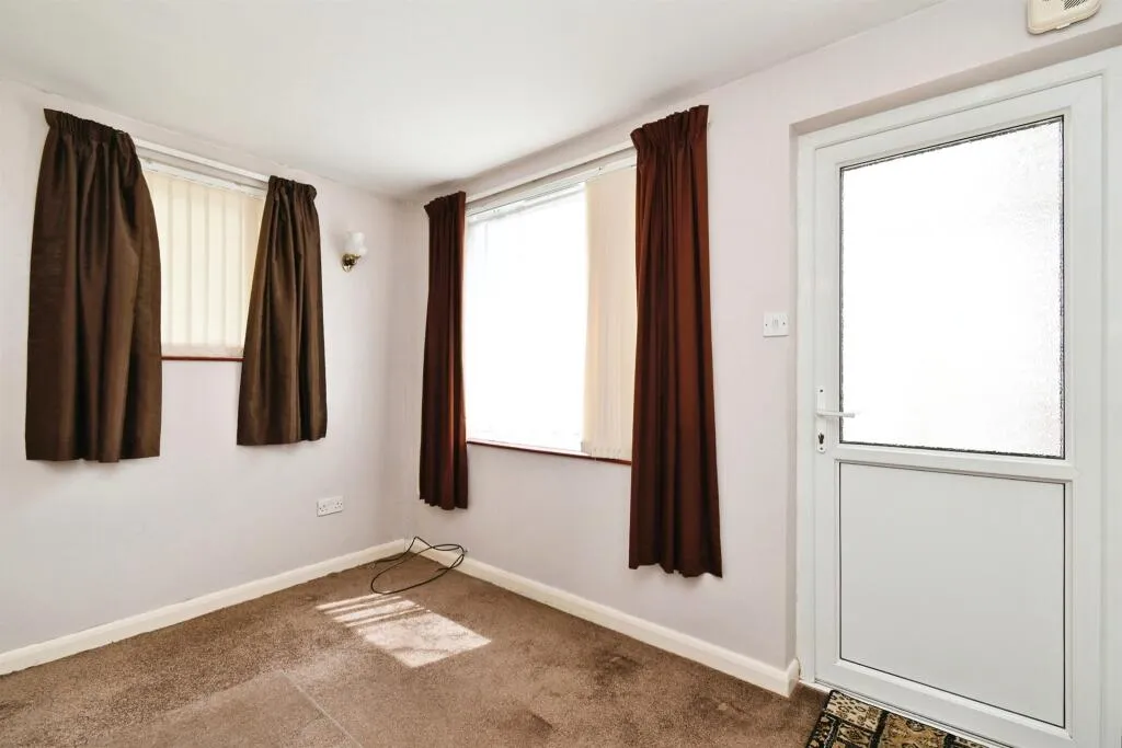 2 bed Semi-Detached Bungalow