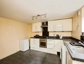 2 bed End of Terrace