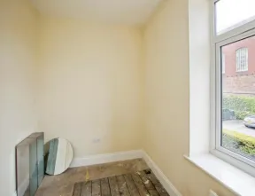 2 bed End of Terrace