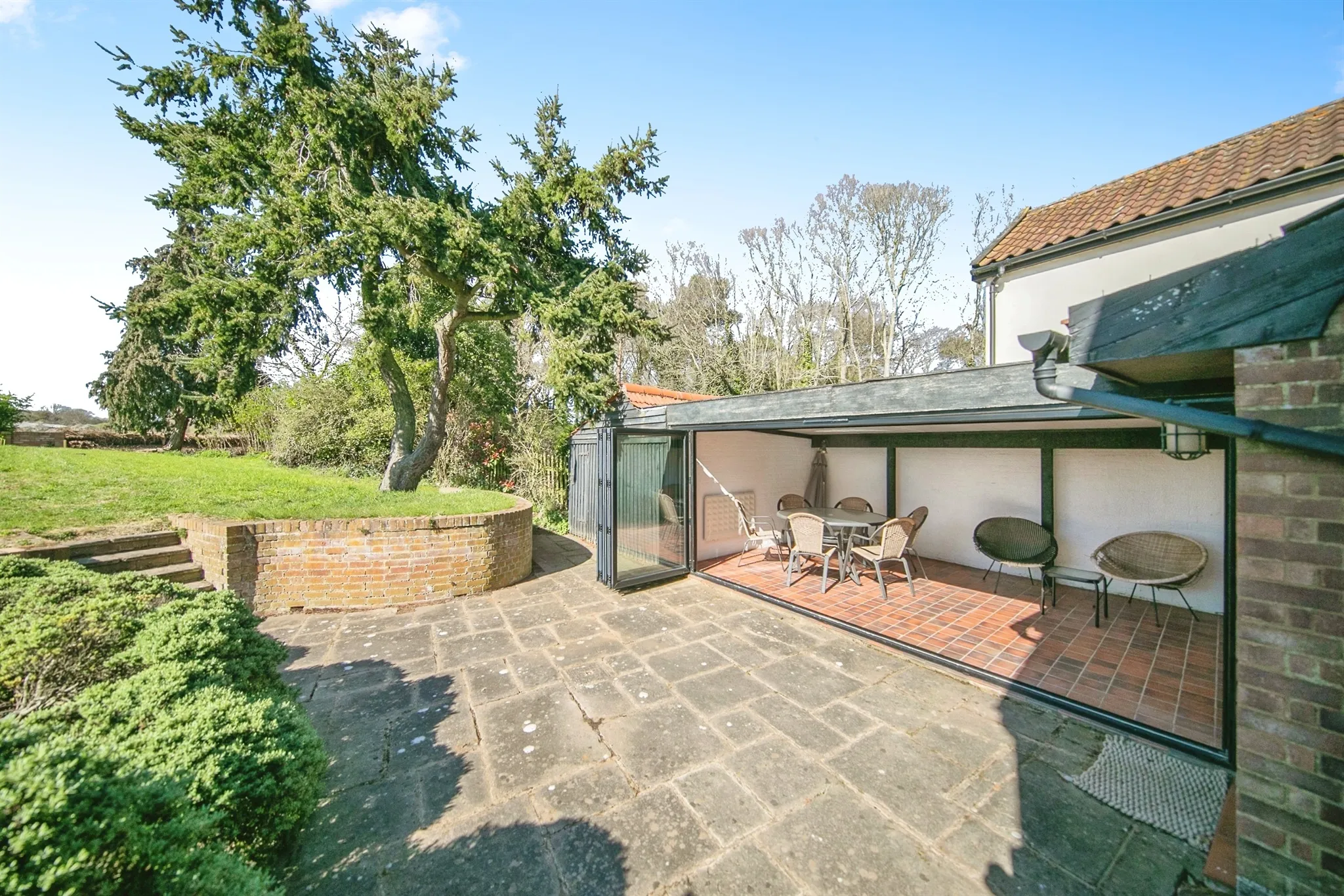 4 bed Terraced