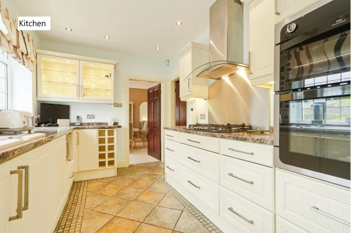 6 bed Detached