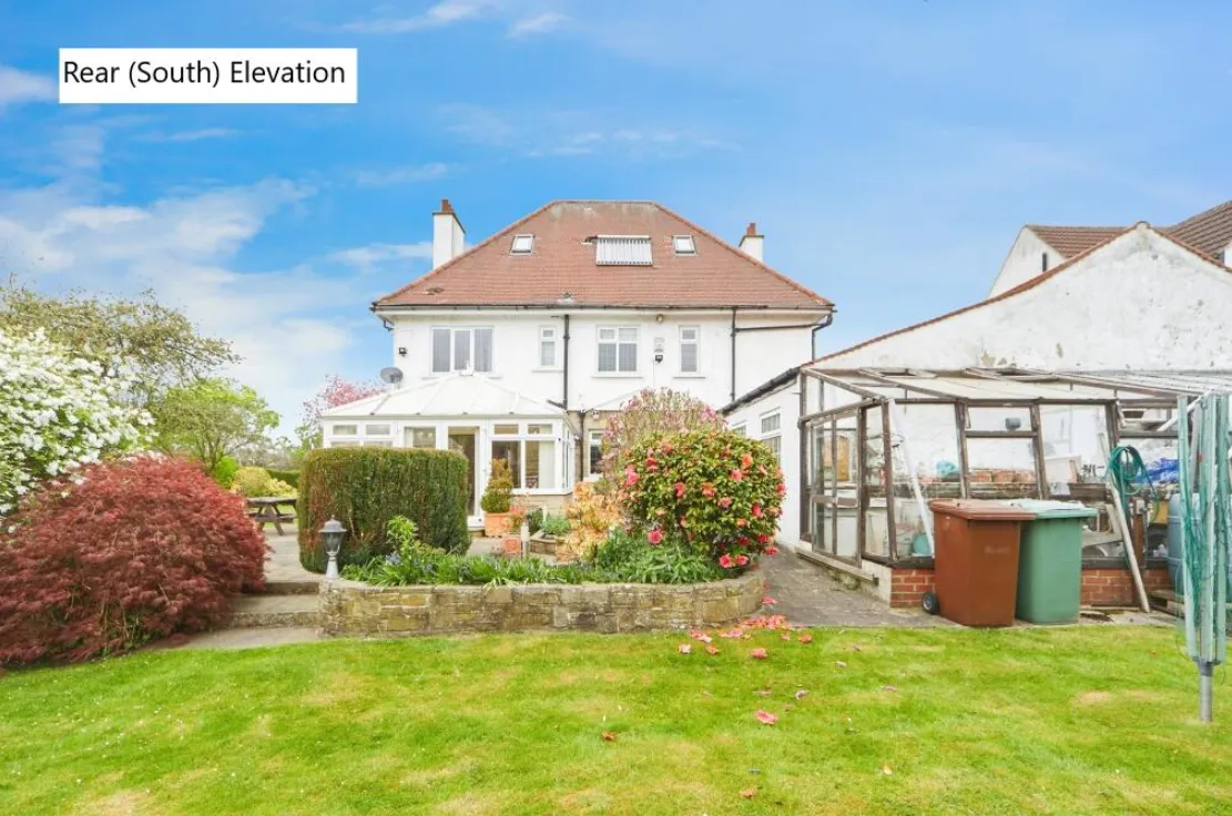 6 bed Detached
