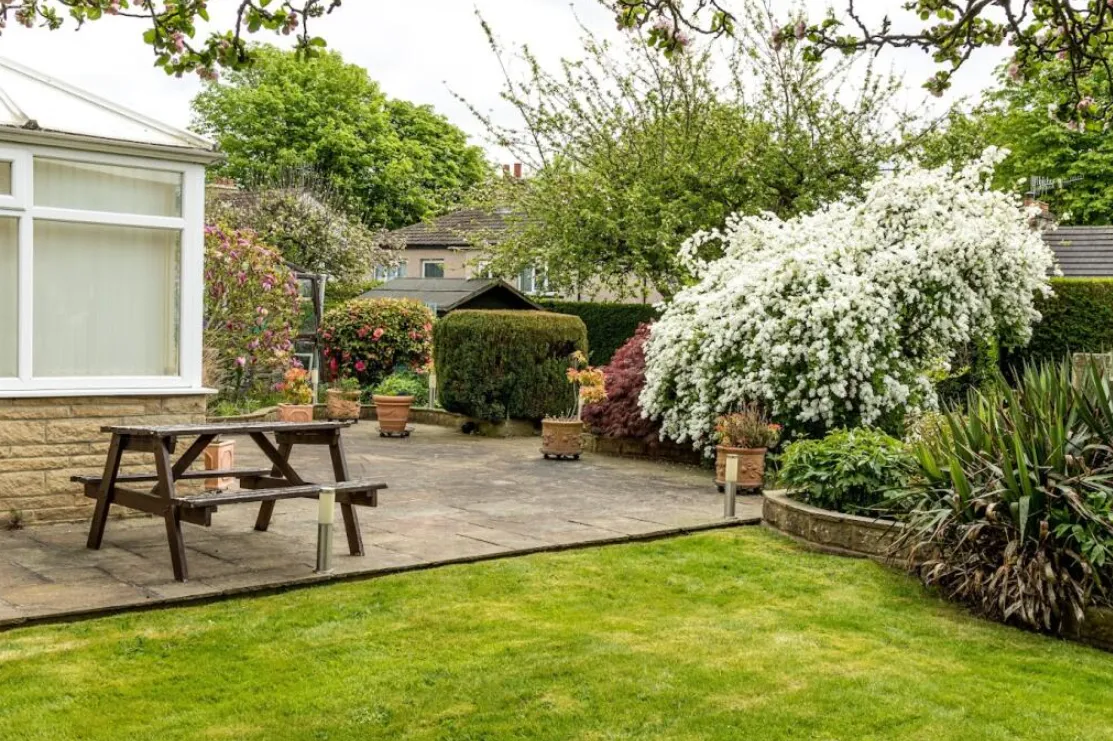 6 bed Detached