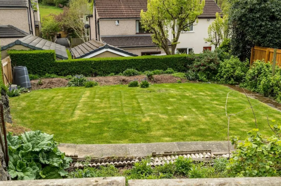6 bed Detached
