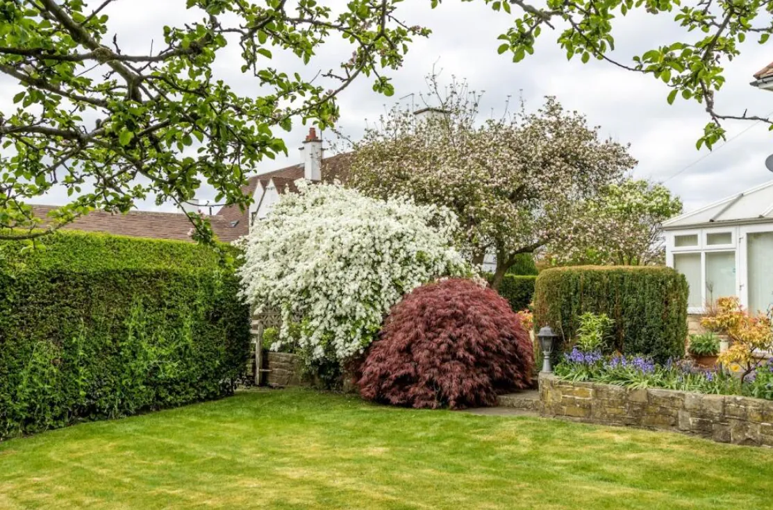 6 bed Detached